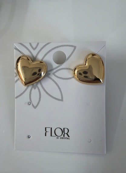 heart button earing 