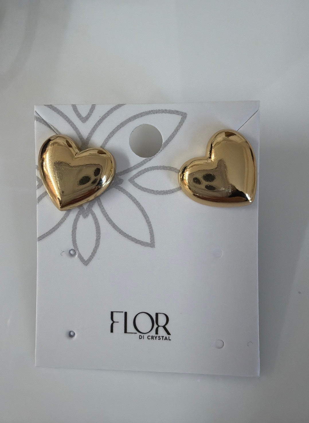 heart button earing 