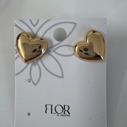 heart button earing 