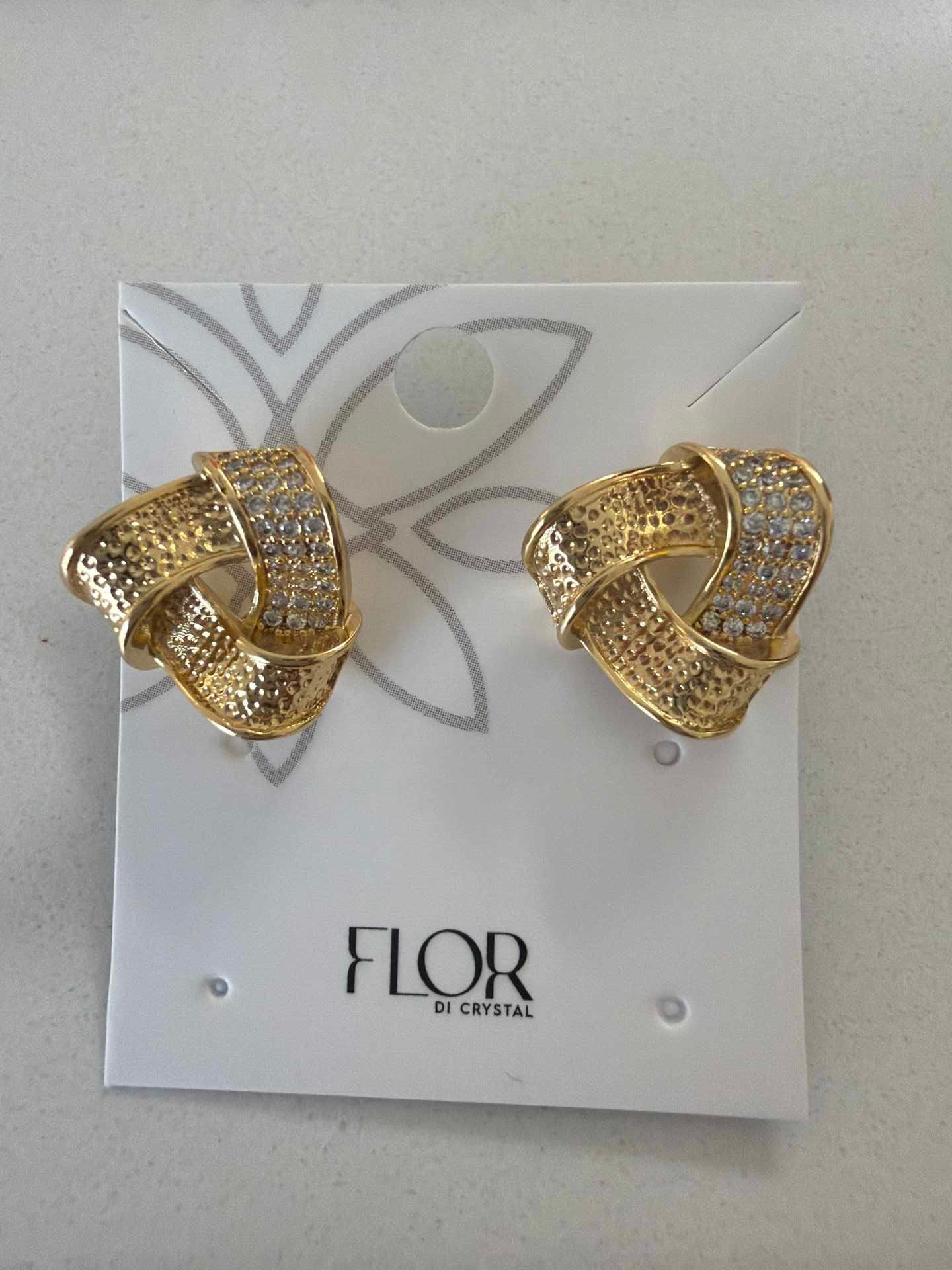 organic twiated button earing with cz 
