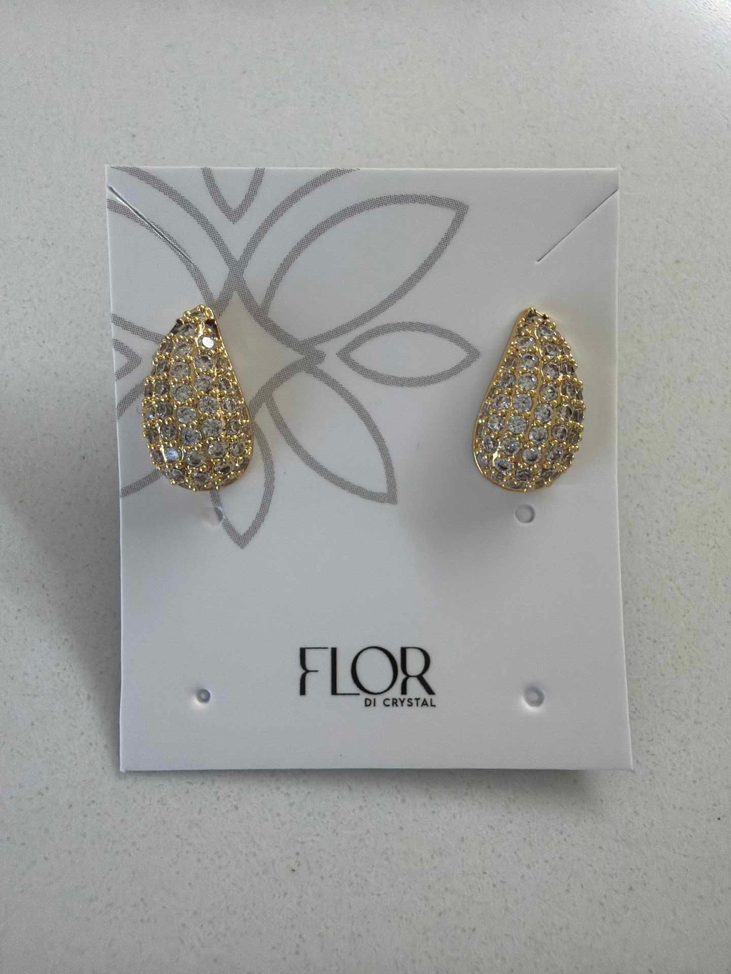 Teardrop cz pave