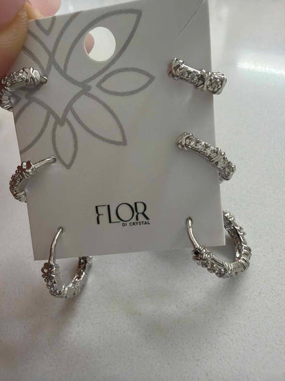 Thin hoops trio in X patern 