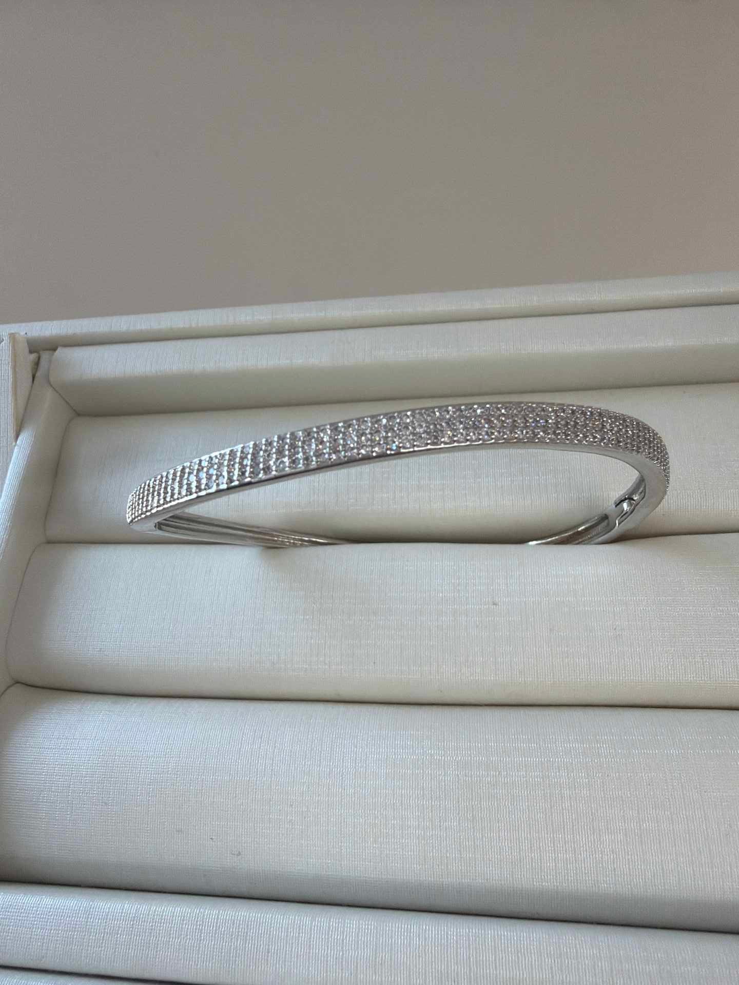 Waved Pave bracelet in cz
