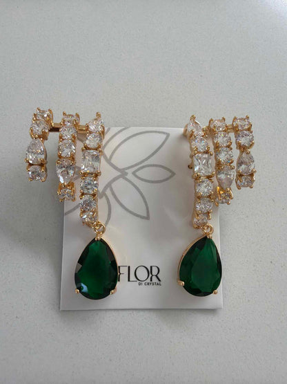 Brinco earcuff com pk gente gota esmeralda dourado