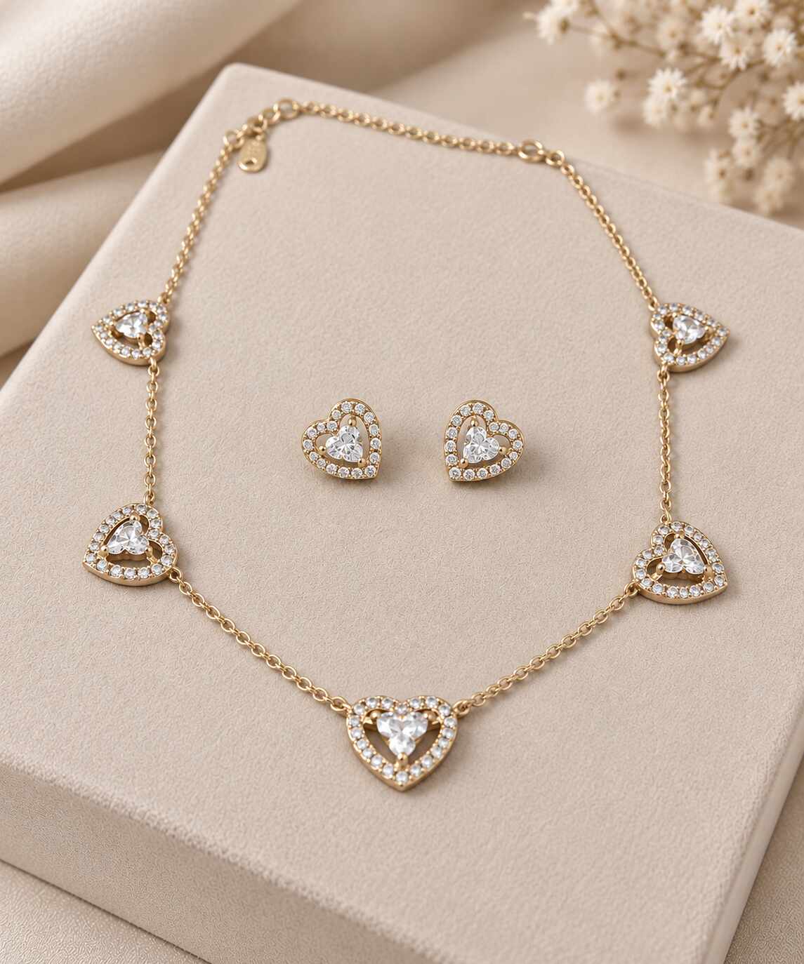 Conjunto corações cravejado 