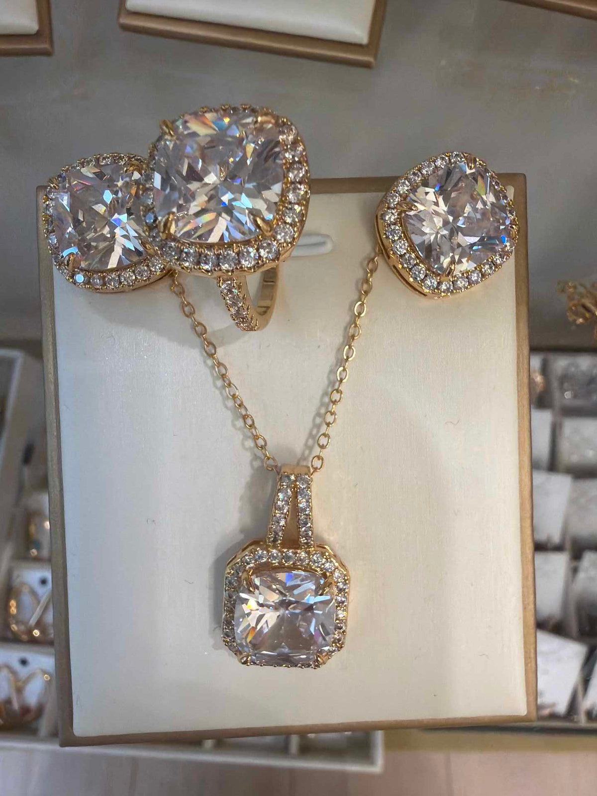 Conjunto quadrado grande luxo cravejado