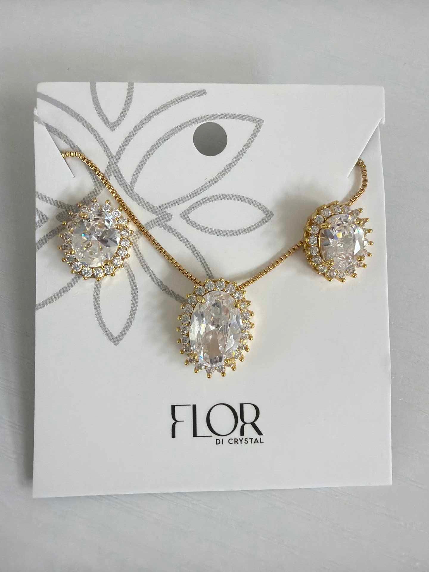 Oval clear cz w/ halo cz pave set 