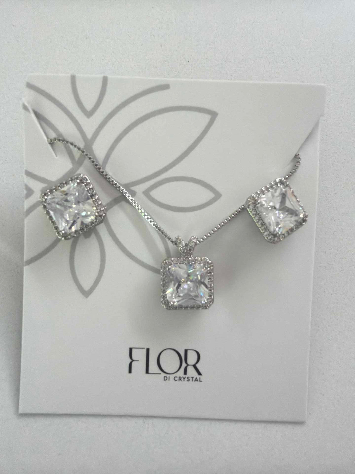 Square cristal Icecut  w/ halo cz pave set 