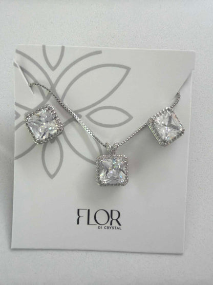 Square cristal Icecut  w/ halo cz pave set 