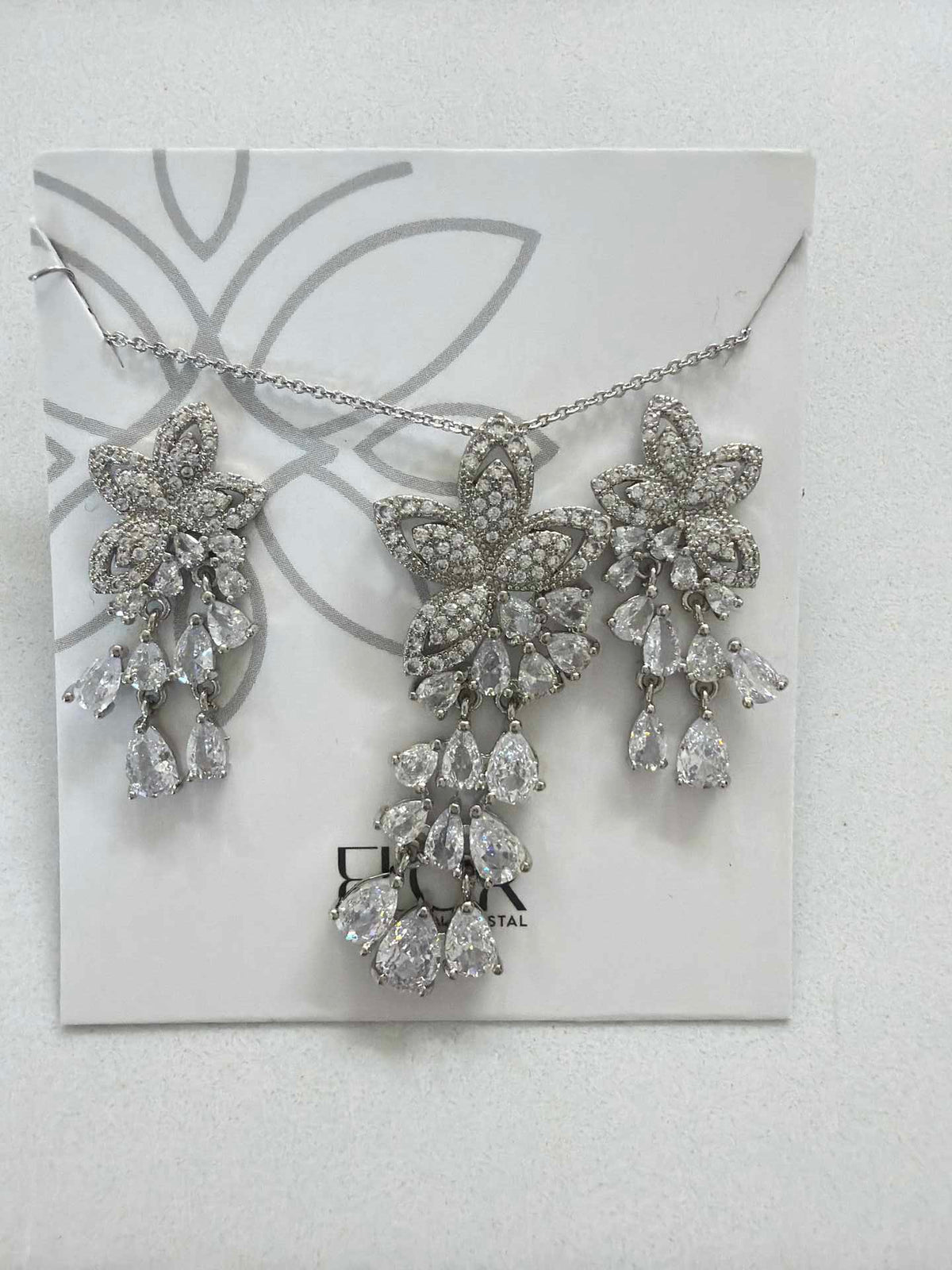 Luxury cascade flower set cz