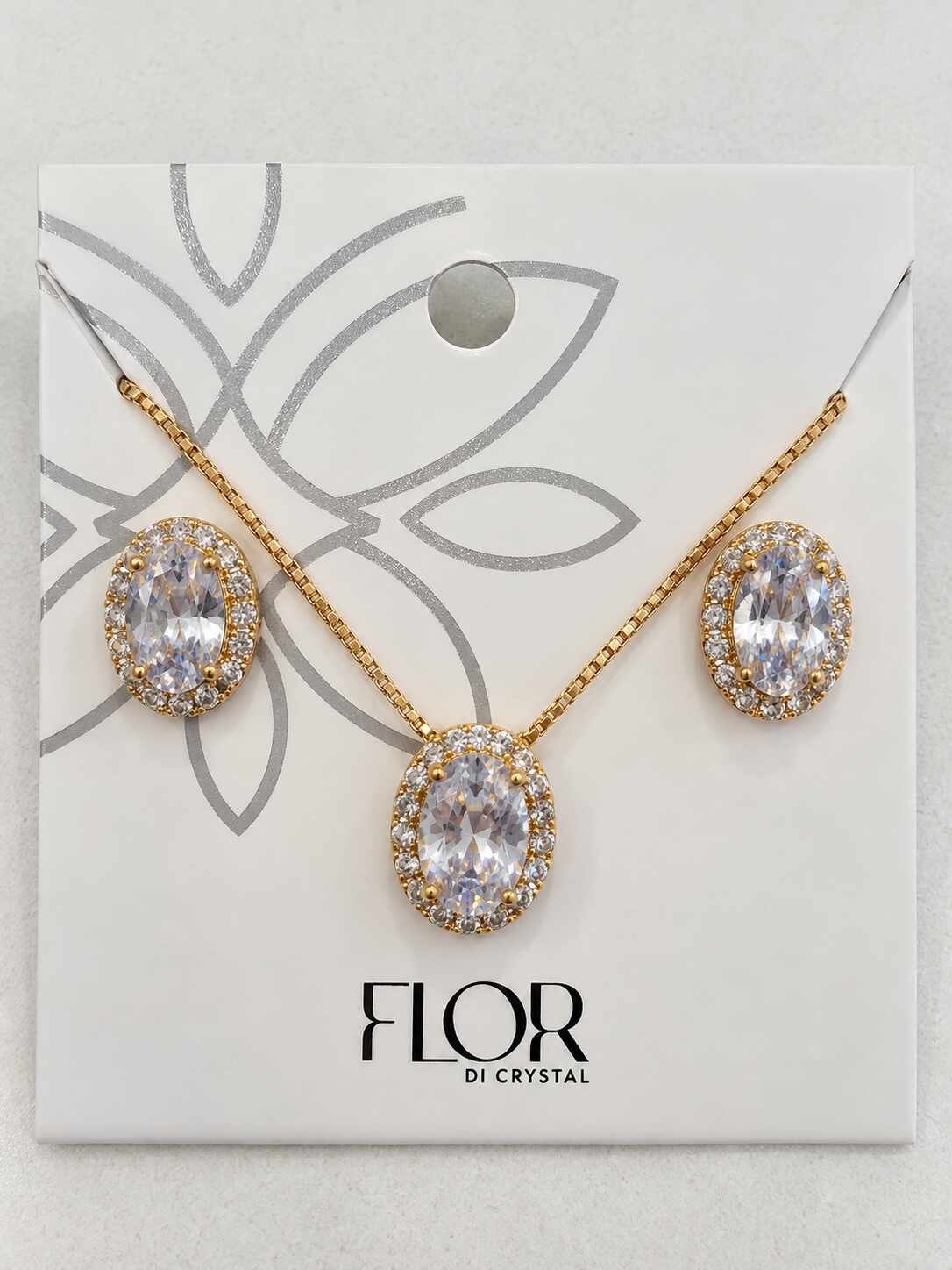 Conjunto oval cristal cravejado