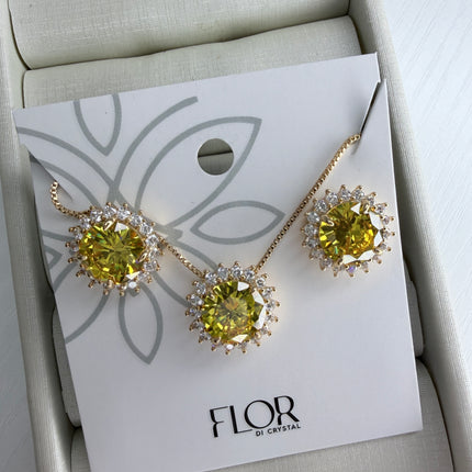 Conjunto amarelo redondo 10mm cravejado em zirconi