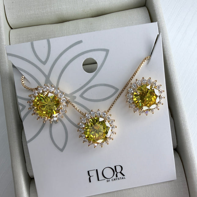 Conjunto amarelo redondo 10mm cravejado em zirconi