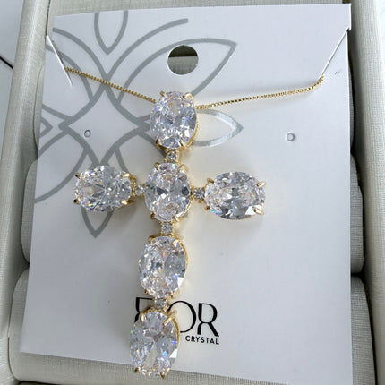 Colar cruz cristal oval cravejado