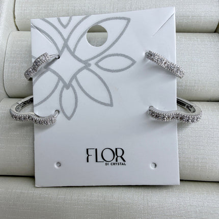 Duo de argolas cravejadas em zirconia rodio branco