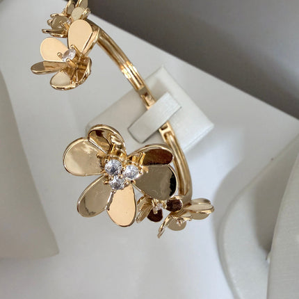 Bracelete flores cravejado folheado ouro