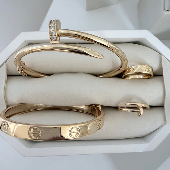 Kit braceletes anéis parafuso prego ouro