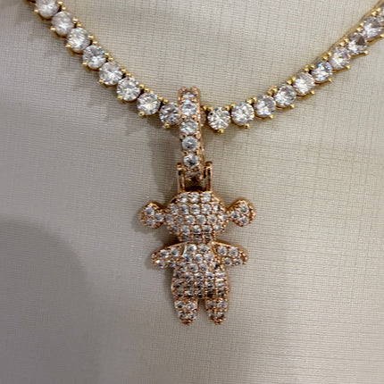 Pingente menina cravejado folheado ouro