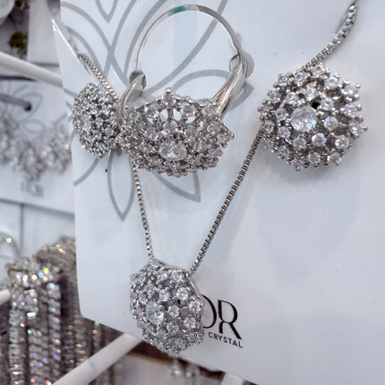 Conjunto colar, brincos anel cluster cravejado