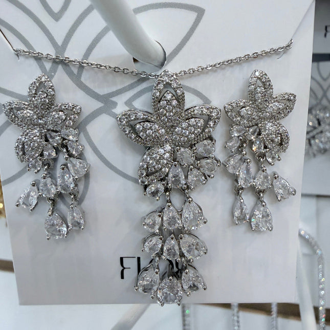 Conjunto colar brincos folhas cravejadas ródio