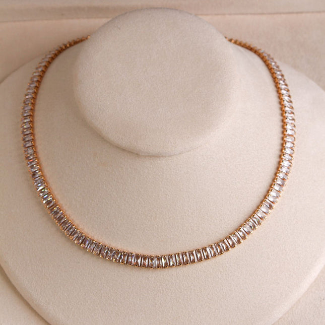 Colar riviera baguetes cristal folheado ouro