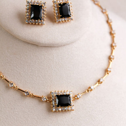 Conjunto colar brincos pedra preta quadrada ouro