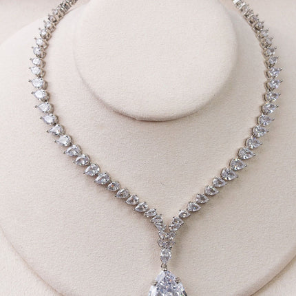Colar maxi zircônia cristal gota