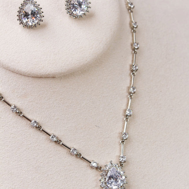 Conjunto colar brincos gota cristal