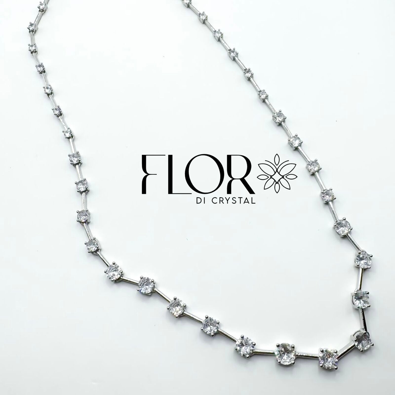 Rivieira de Zirconias espacadas Tamanhos Degradê- 2-3-4mm Cristal - 18inches