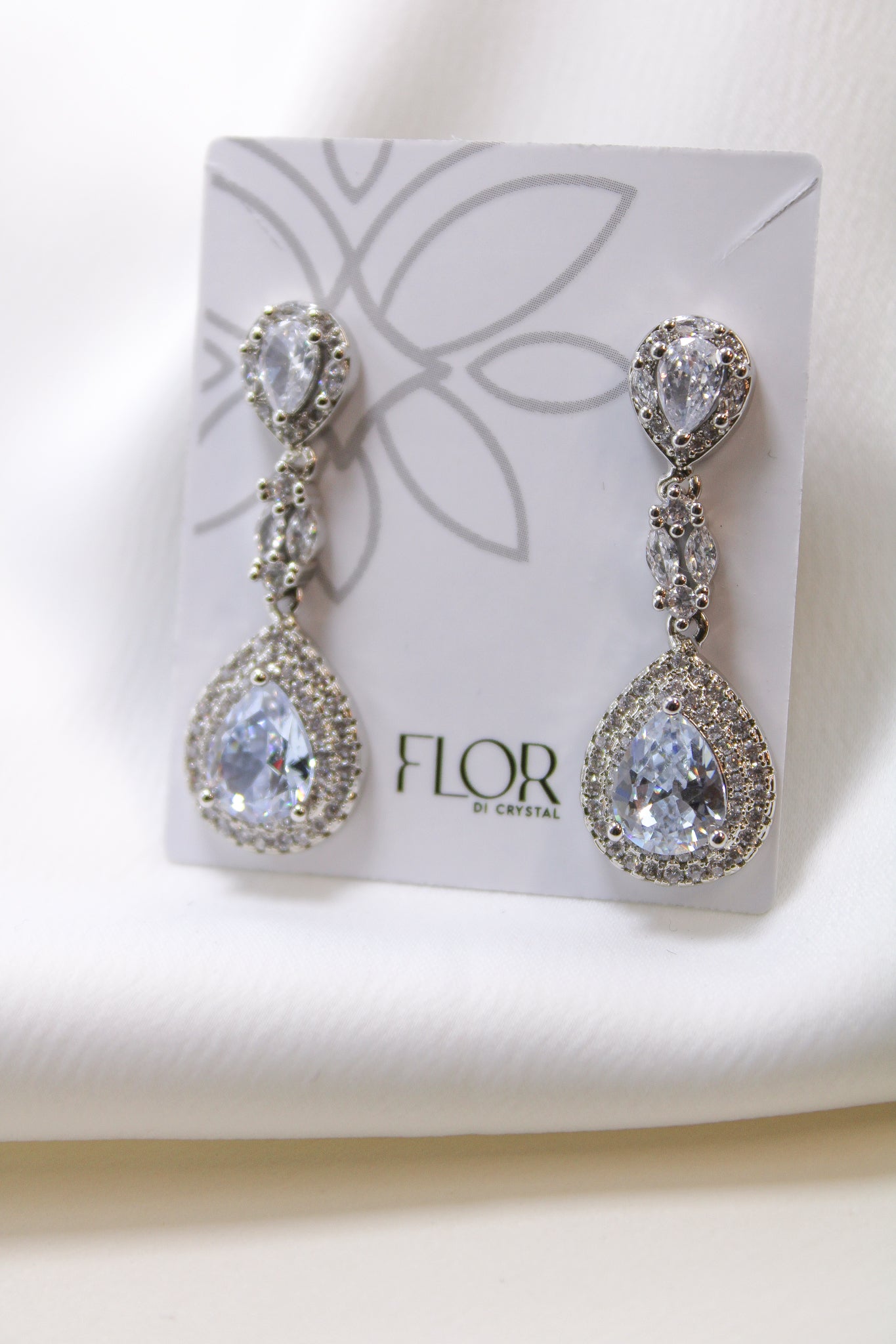 Brinco - Brinco de gota com pingente de gota grande- luxo -zirconias em rodio