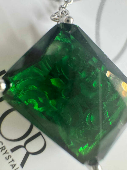 Colar flor  Esmeralda em Zirconia