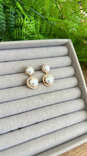 Brinco  de perola dupla 18k