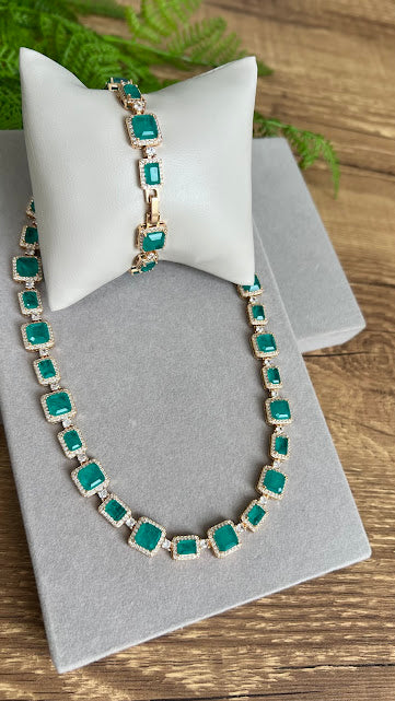 Colar Turmalina fusin Verde esmeralda 18k
