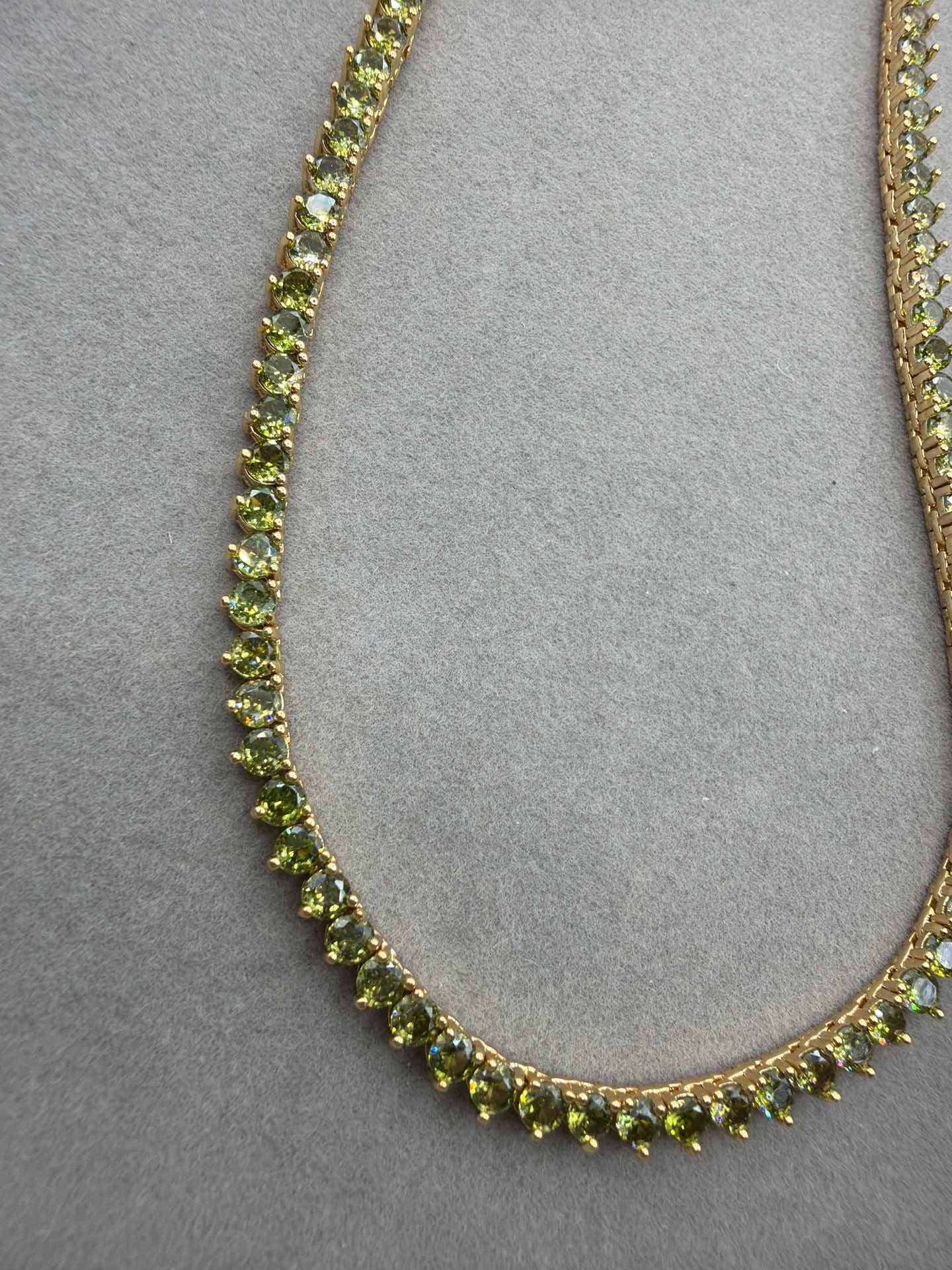 Rivieira 3mm Verde Pistachio 18k - 40cm