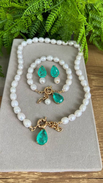 Emerald Teardrop Freshwater Pearl Jewelry Set
