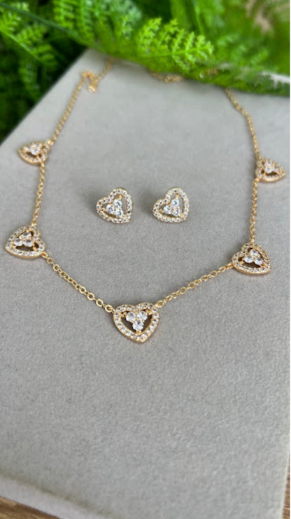 Conjunto corações cravejado 