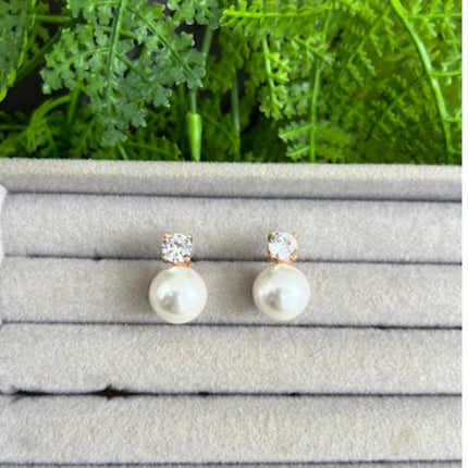 Brinco de perola com zirconia pequeno 
