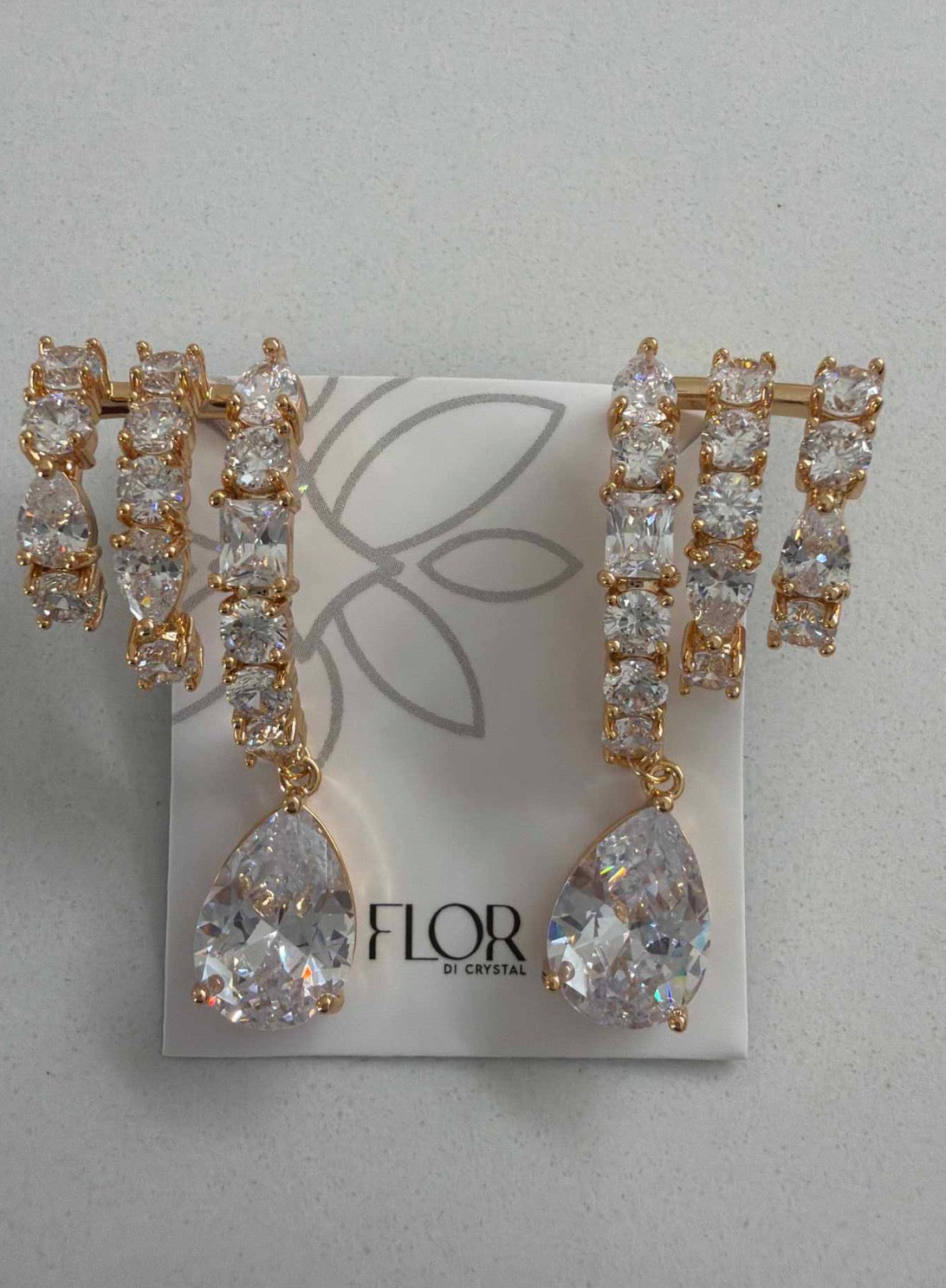 Brinco earcuff cristal com pingente de gota luxo