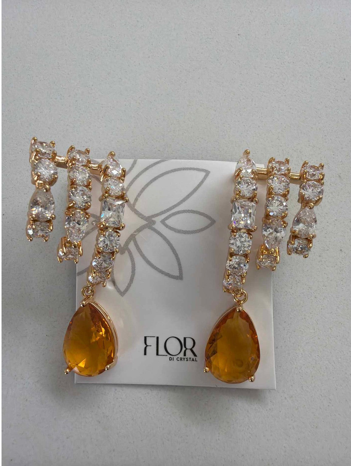 earcuff maxi pave in cristal cz yellow 18k plating