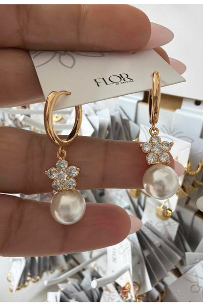 Flower and pearl hoop earing  18K plating