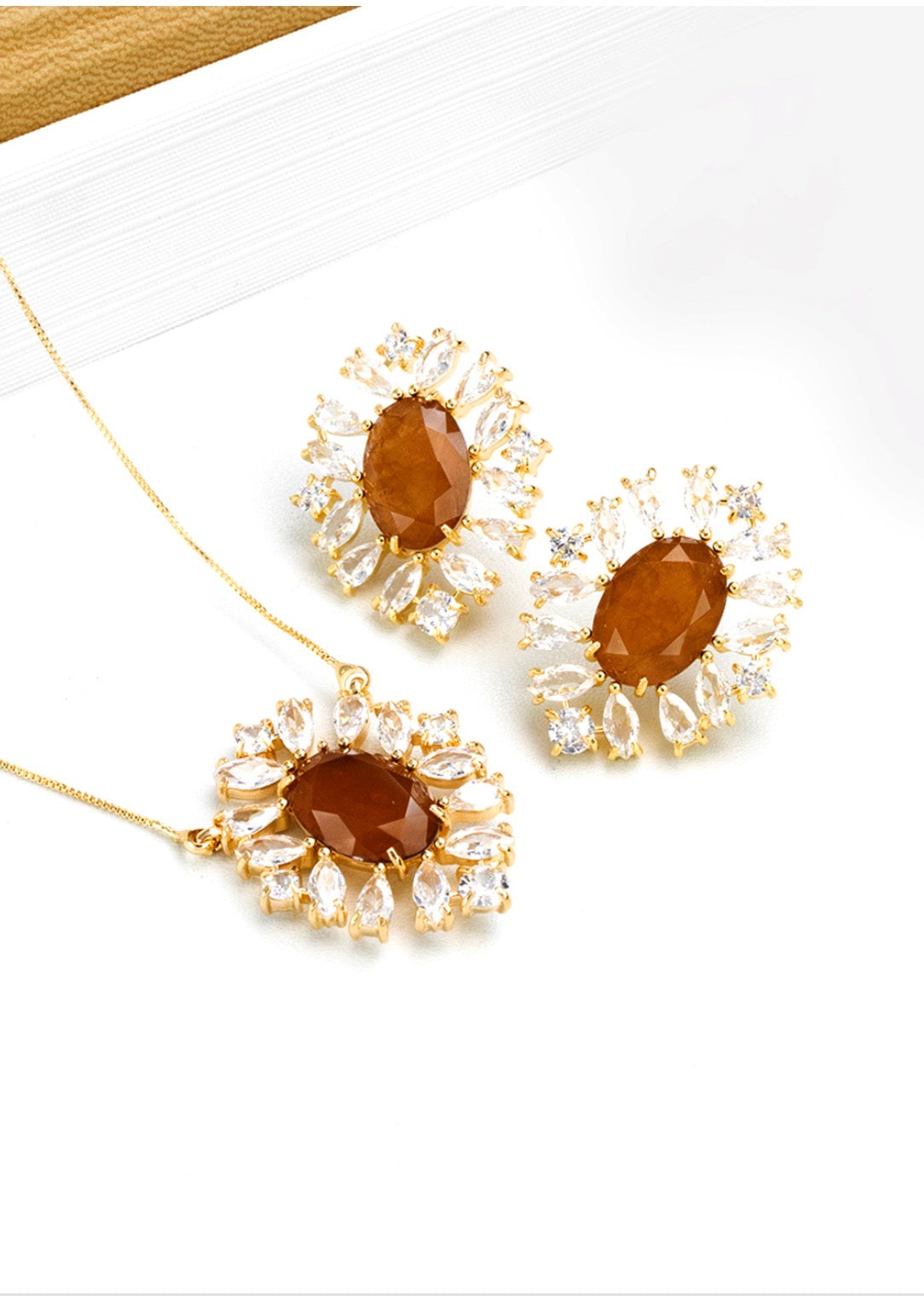 Conjunto Maxi Cravejado Cristal e Capuchino