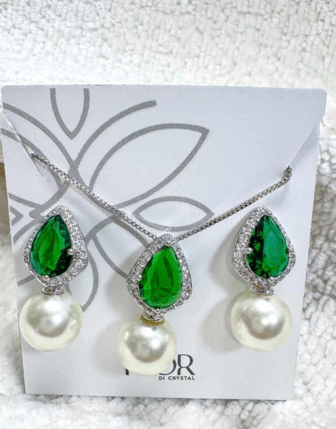 conjunto de Gota cravejado e zirconia Verde esmera