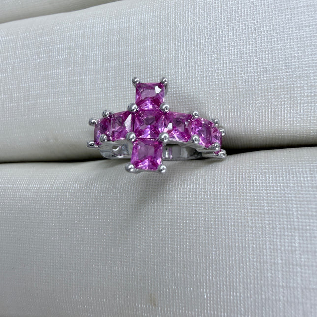 Piercing fake cruz em zircônia pink