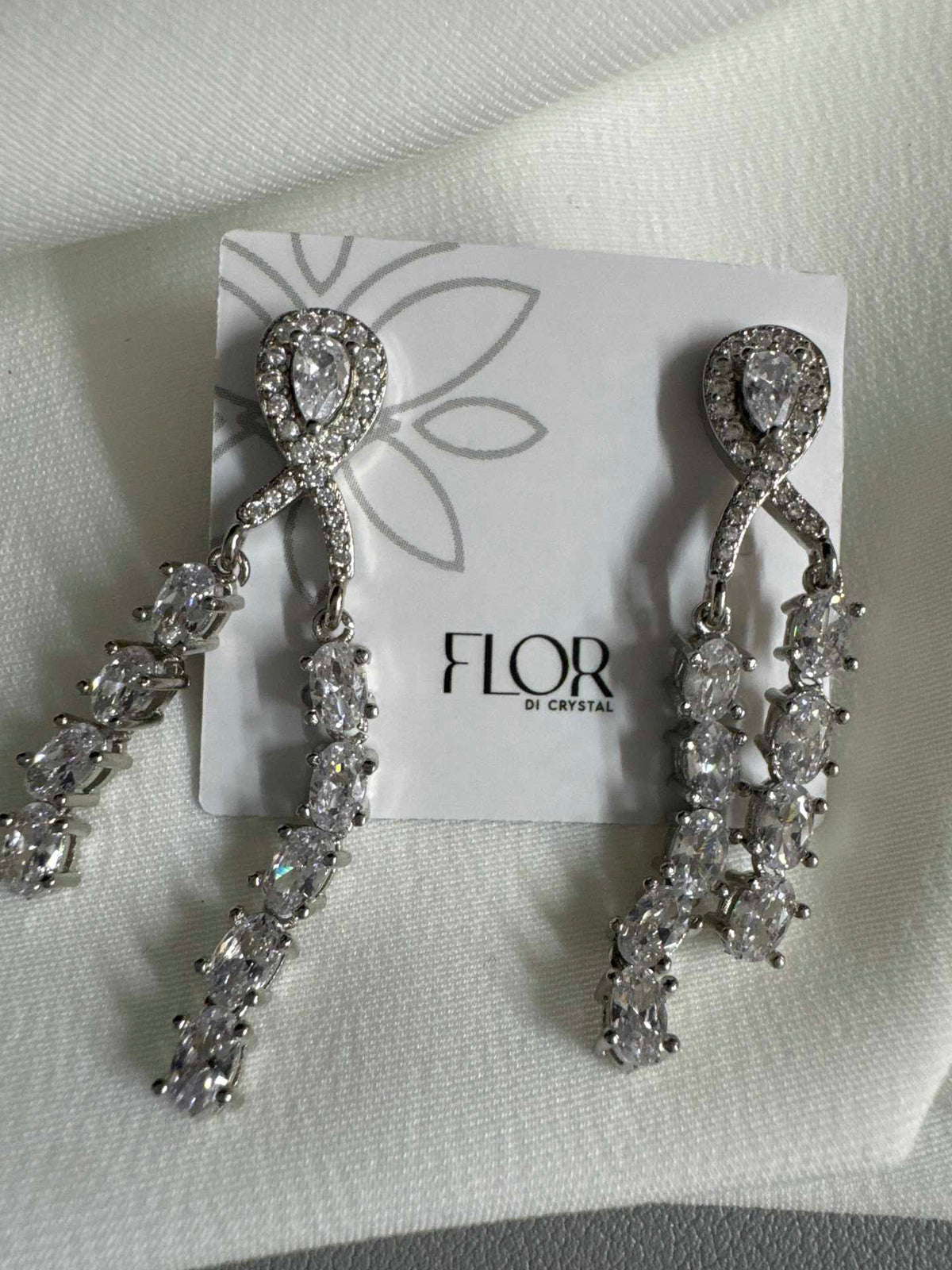 Brinco gota com cascata Cde zirconias crystal -luxo