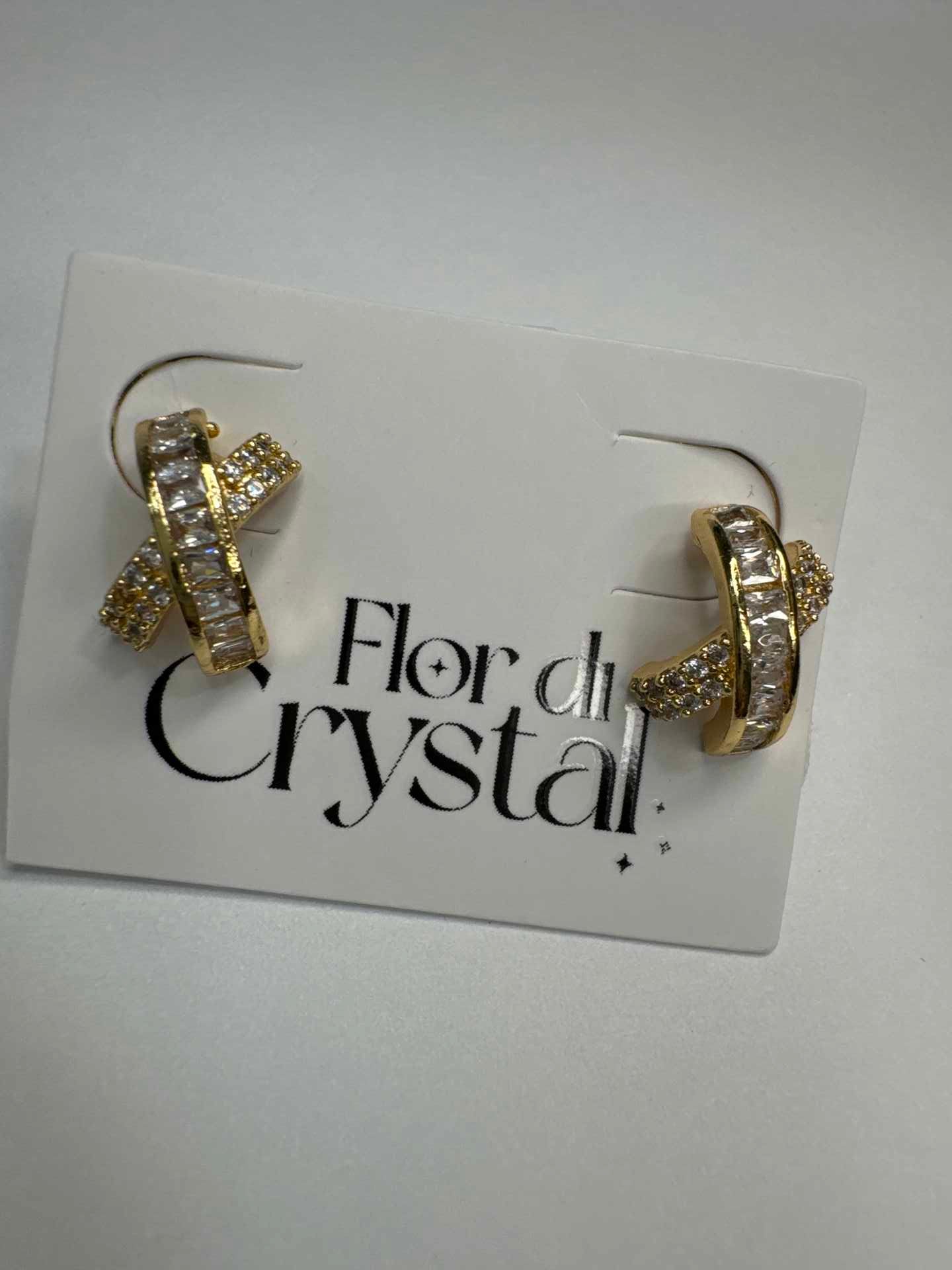 Brinco - beinco insp. Tiffany X cravejado zirc. navete cristal