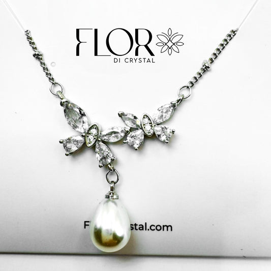 Colar - colar de borboletas cravejada e pingente de perola